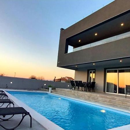 Villa Tia With Heated Pool & Jacuzzi Murvica  Exteriör bild