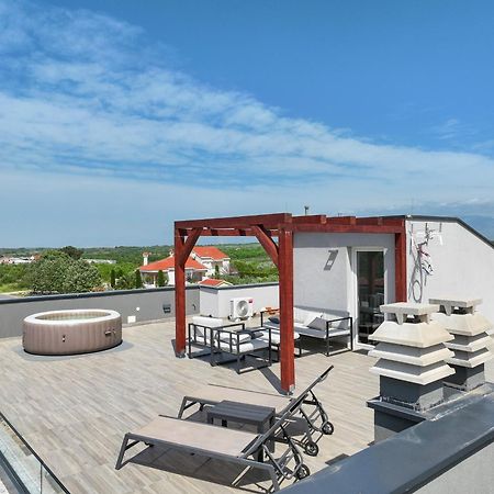Villa Tia With Heated Pool & Jacuzzi Murvica  Exteriör bild