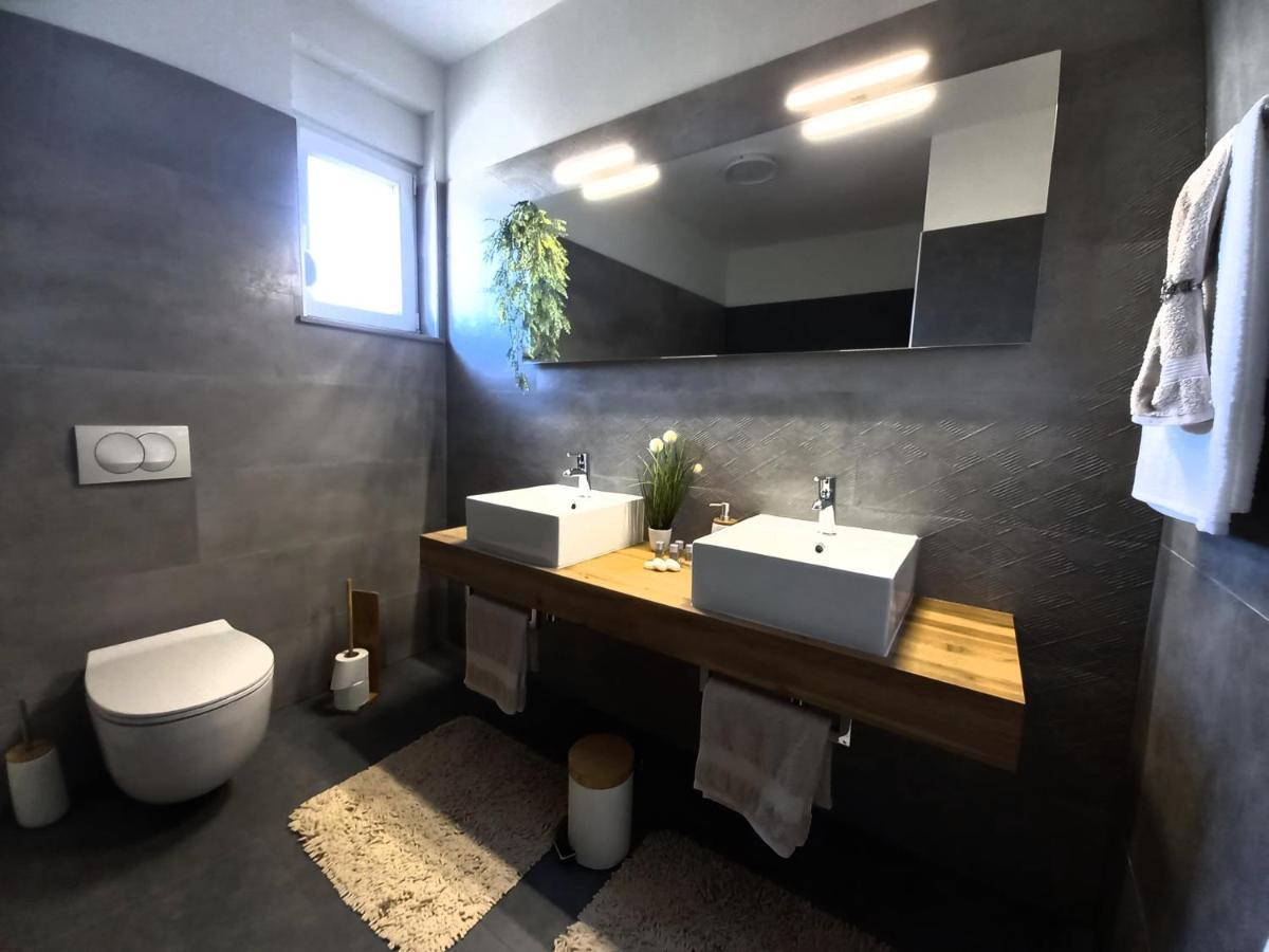 Villa Tia With Heated Pool & Jacuzzi Murvica  Exteriör bild