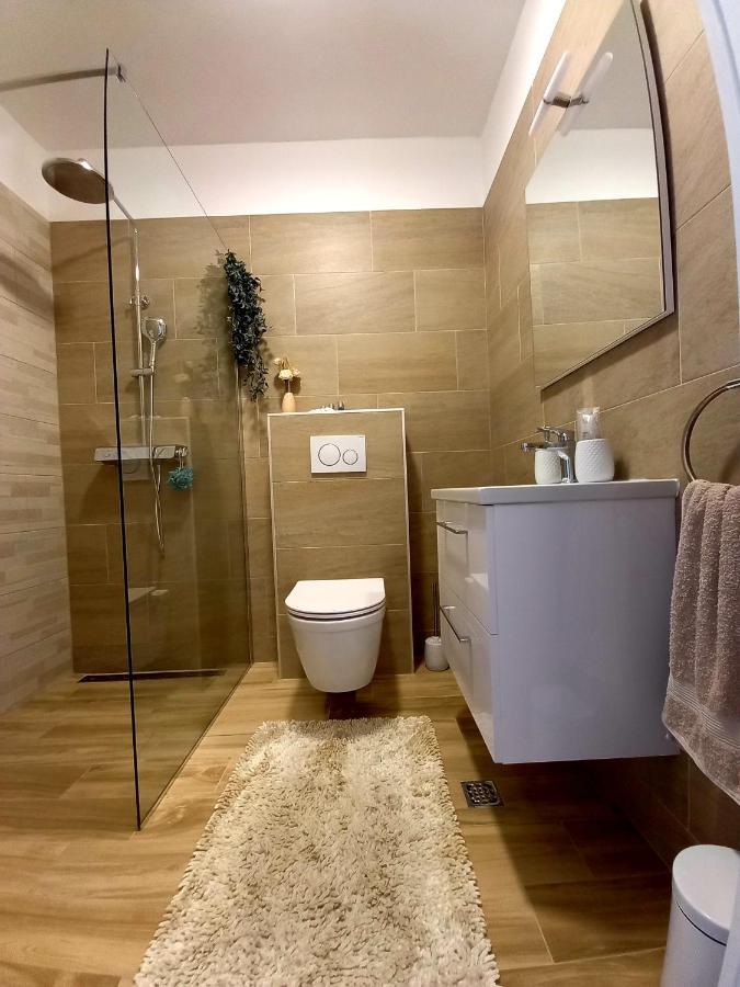 Villa Tia With Heated Pool & Jacuzzi Murvica  Exteriör bild