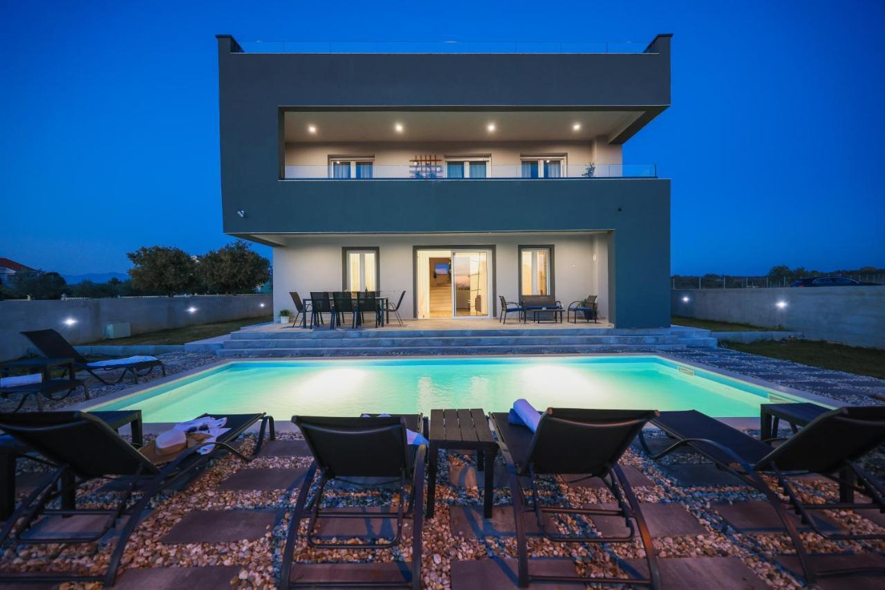 Villa Tia With Heated Pool & Jacuzzi Murvica  Exteriör bild