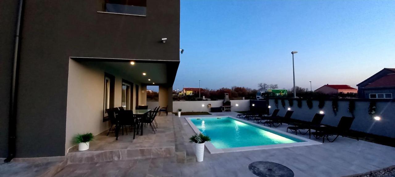 Villa Tia With Heated Pool & Jacuzzi Murvica  Exteriör bild