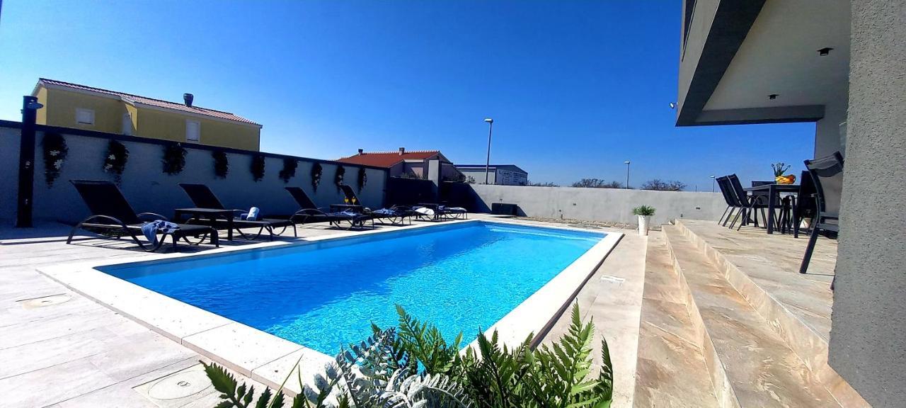 Villa Tia With Heated Pool & Jacuzzi Murvica  Exteriör bild