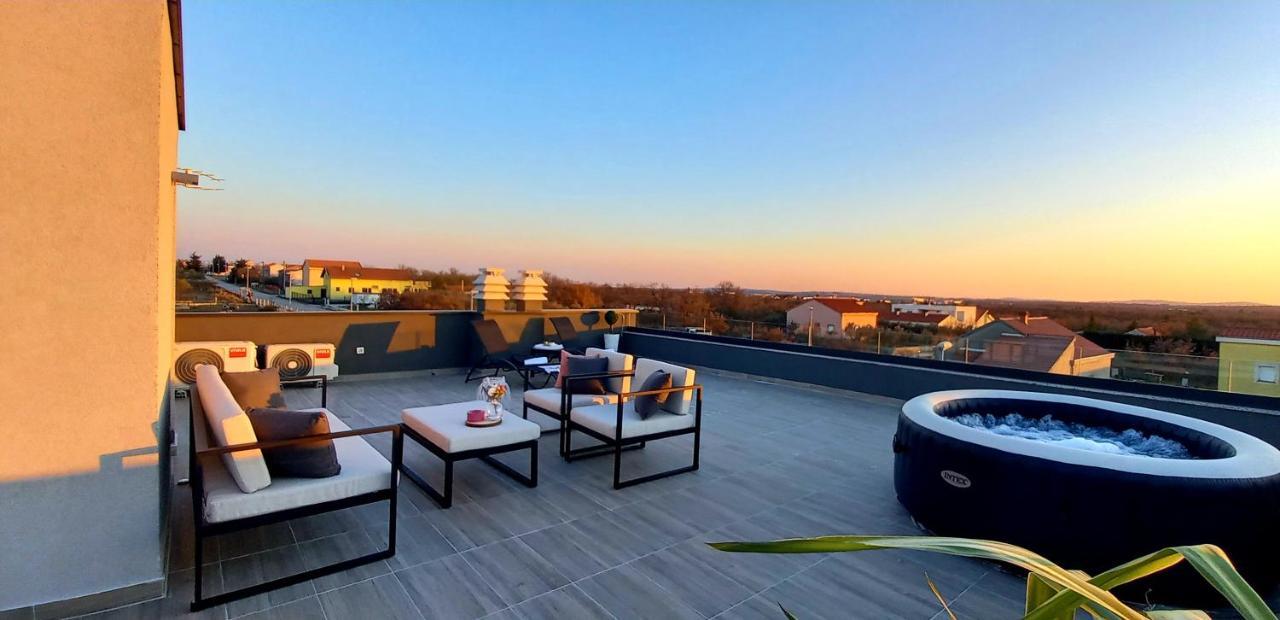 Villa Tia With Heated Pool & Jacuzzi Murvica  Exteriör bild
