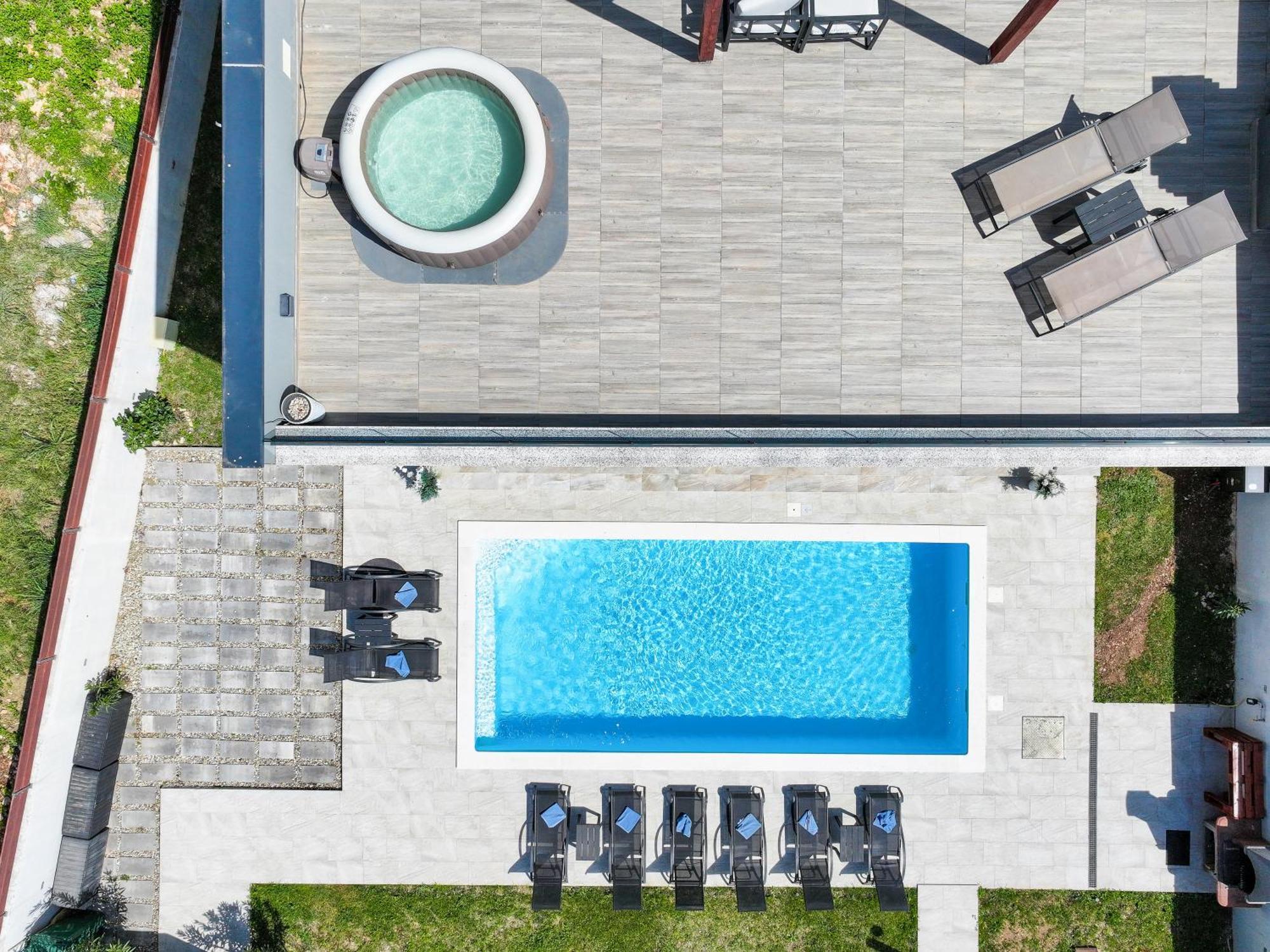 Villa Tia With Heated Pool & Jacuzzi Murvica  Exteriör bild